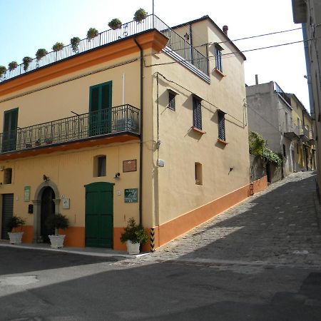 La Casa Dellamericano - Casa D'Epoca Anni '30 Aliano Exterior photo